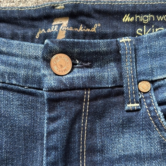 7 for All Mankind High Waist Skinny Jeans Sz 26 EUC Lightly Distressed Med Wash - Picture 11 of 14